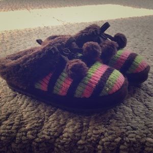 Girls SKECHERS faux fur line knit clogs size 11